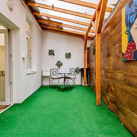 Daire Desert Eagle Garden By Nw